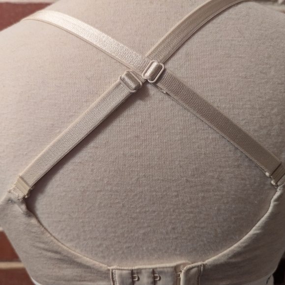 Victoria's Secret Wire-free Bra. 36D. Cream. Unworn. - Picture 7 of 7